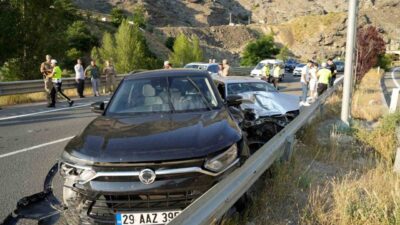 Gümüşhane’de meydana gelen zincirleme trafik kazasında 3 araç birbirine girdi