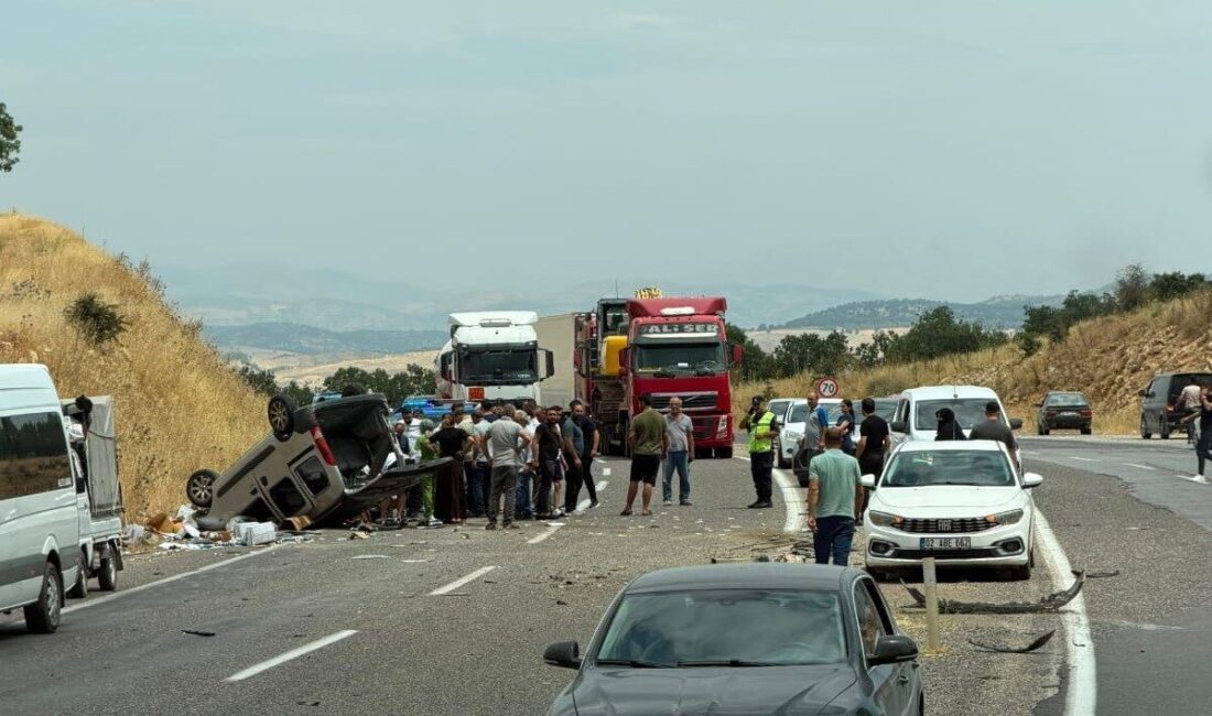 Adıyaman’ın Gölbaşı ilçesinde meydana gelen trafik kazasında bir hafif ticari