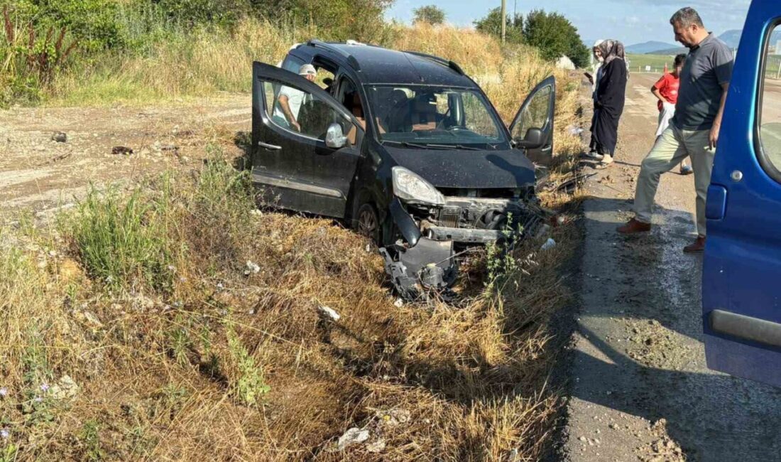 Samsun’un Vezirköprü ilçesinde meydana gelen bir trafik kazasında, bir hafif