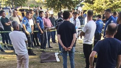 Hakkari’de bir ambulansın kalp krizi geçiren bir hastaya yardım etmek