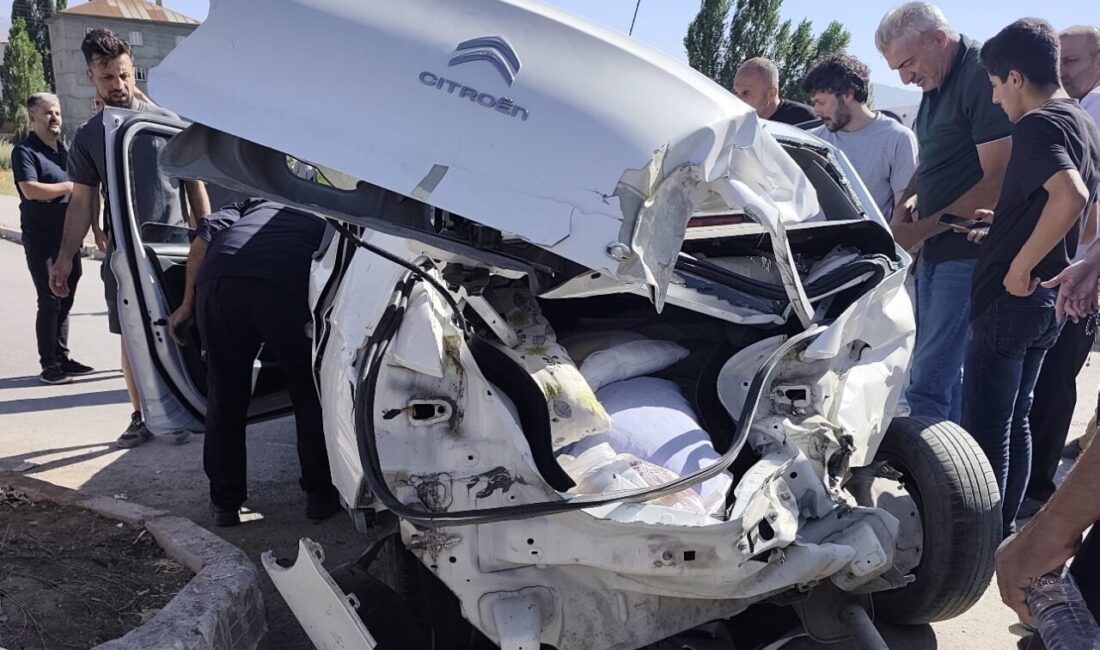 Hakkari’nin Yüksekova ilçesinde üç ayrı trafik kazası meydana geldi, sonucunda
