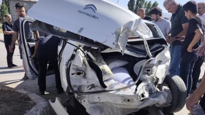 Hakkari’nin Yüksekova ilçesinde üç ayrı trafik kazası meydana geldi, sonucunda