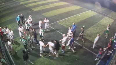 Edirne’de düzenlenen futbol turnuvasında yaşanan olay, bir futbolcunun hakeme itirazıyla
