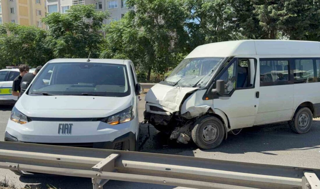 Samsun’da meydana gelen trafik kazasında, hamile bir kadının hastaneye yetiştirilmesine
