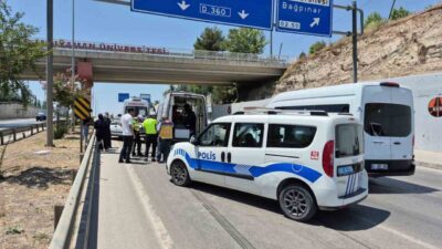 Adıyaman’da bir hasta transfer aracının, arızalanan bir otomobile çarpması sonucu