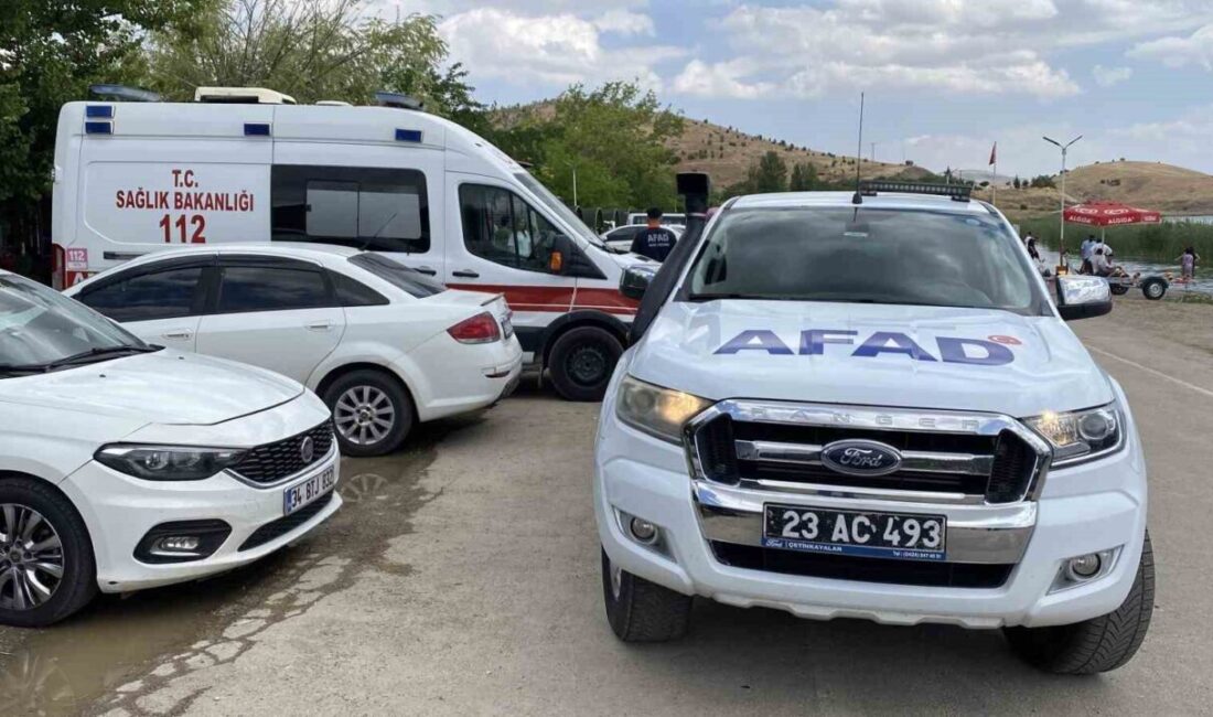 Hazar Gölü’nde bir gezi teknesinin batması sonucu bir çocuk dahil