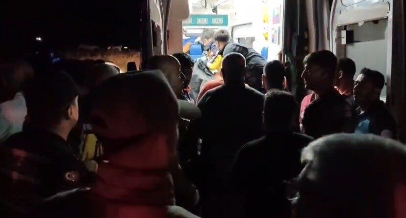 Elazığ’da Hazar Gölü’ne giren 16 yaşındaki genç çocuğun hayatını kaybetmesiyle