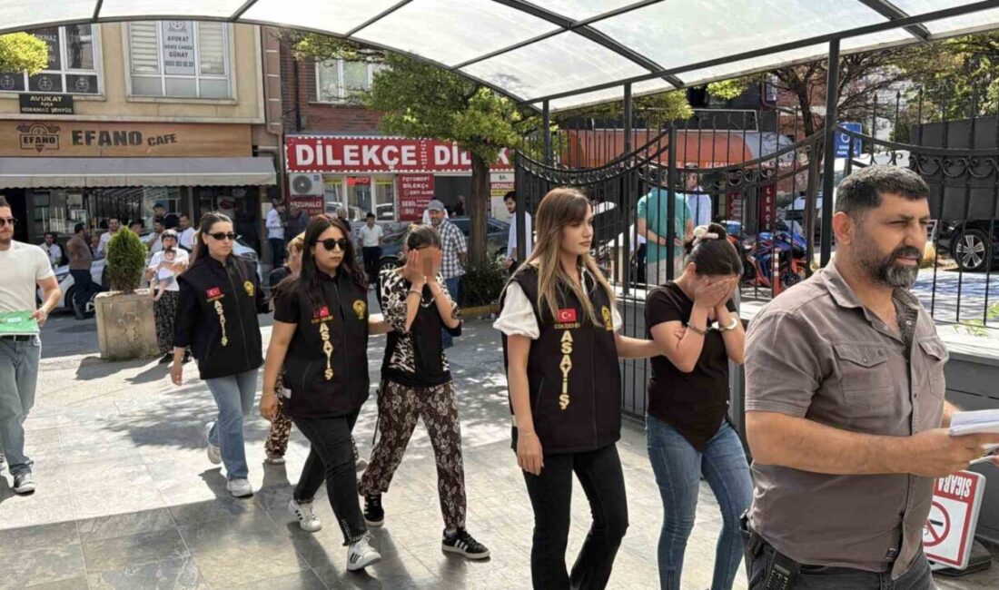 Eskişehir’de polis ekipleri, hırsızlık amacıyla bir eve zorla girmeye çalışan