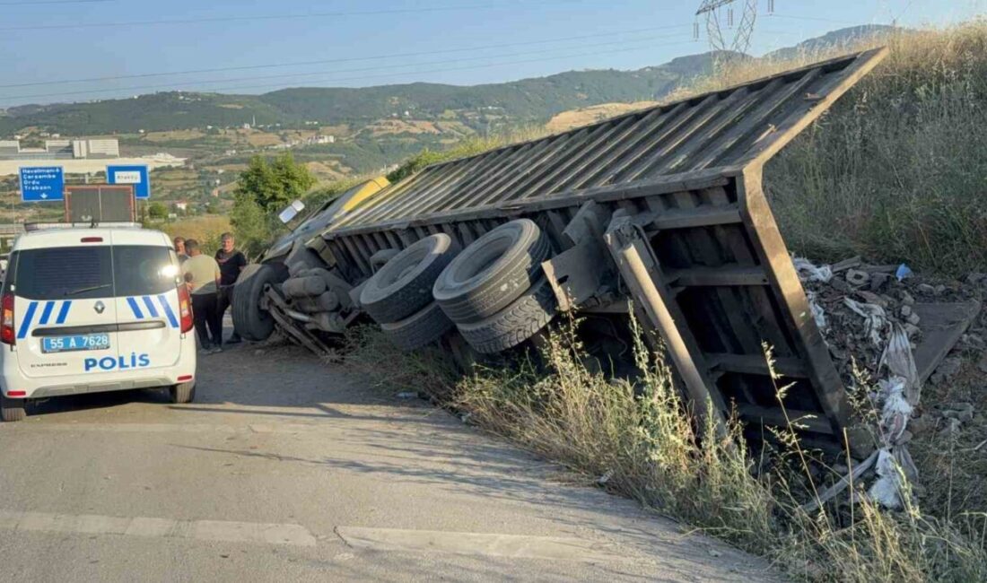Samsun’un İlkadım ilçesinde bir hurda yüklü kamyonun rampada freni boşaldı