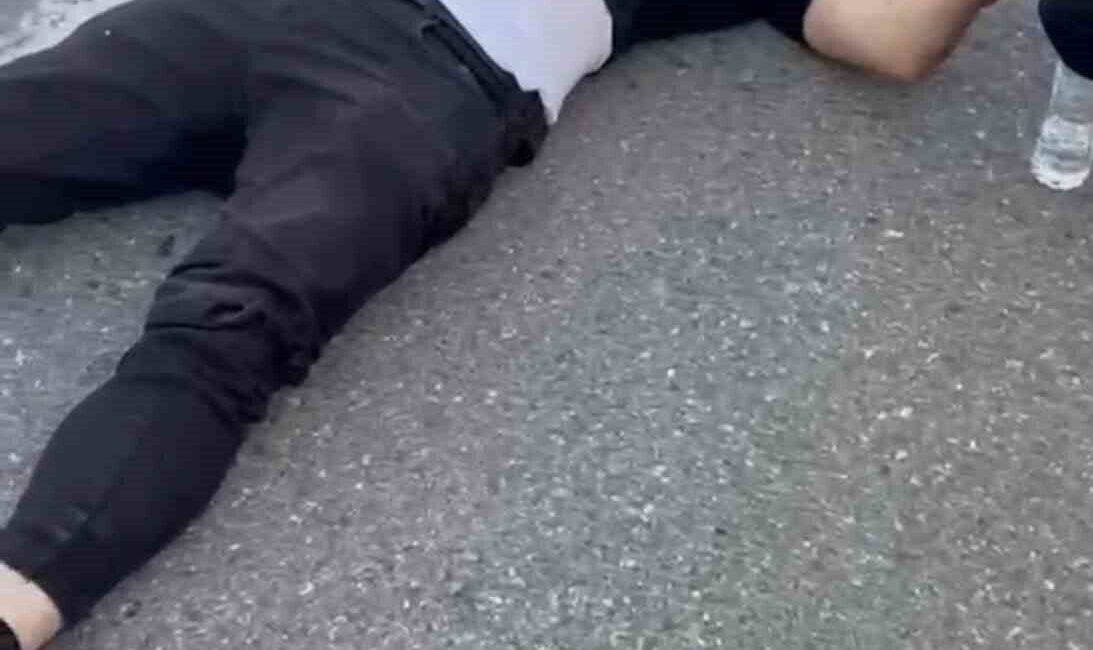 Iğdır’dan Doğubeyazıt istikametine seyir halinde olan bir motosikletin demir bariyerlere
