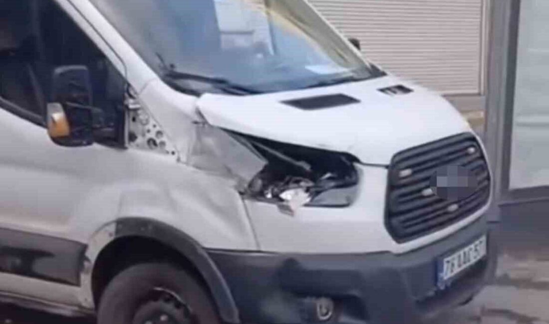 Iğdır şehir merkezinde Rıza Yalçın Caddesi’nde meydana gelen trafik kazasında,
