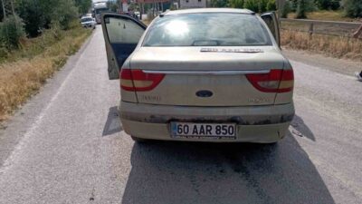 Yeşilyurt ilçesinde meydana gelen trafik kazasında iki aracın kafa kafaya