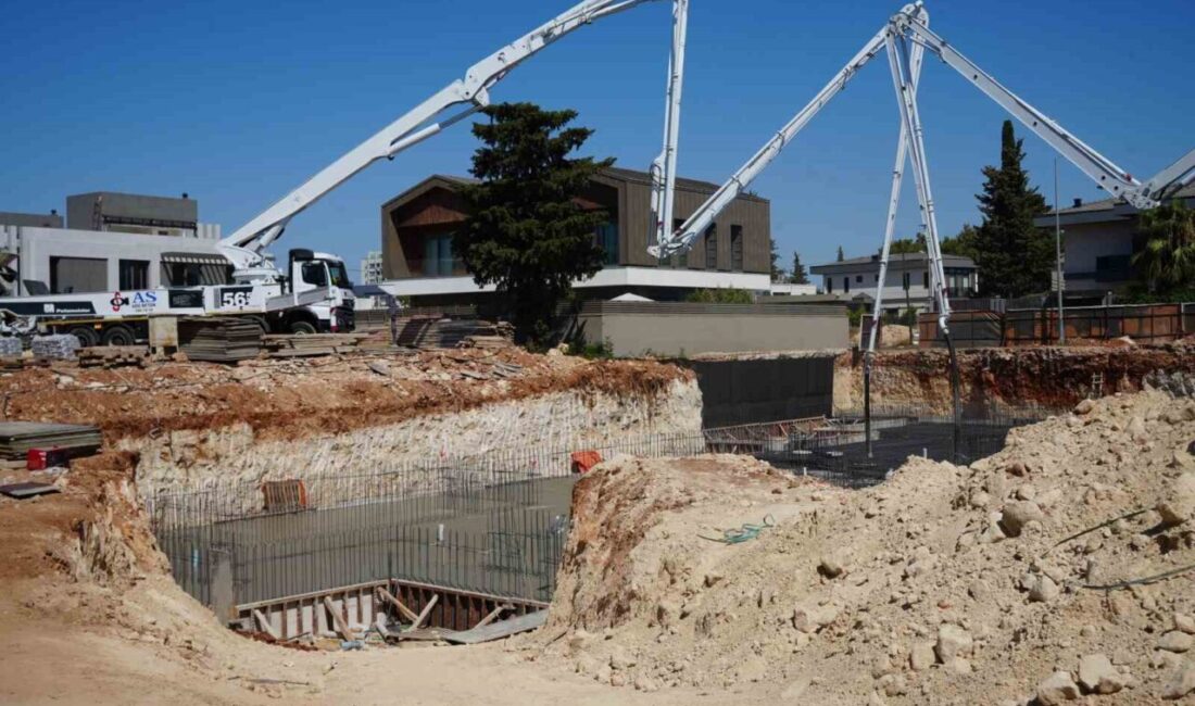Antalya’da, bir inşaat şantiyesinde temel kazısı sırasında meydana gelen olayda,