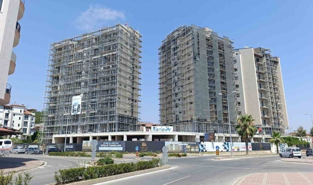 Manavgat ilçesinde bir inşaat alanında meydana gelen olayda, iki işçi