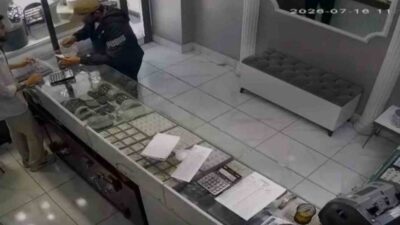 Ankara’da, internet üzerinden soygun taktiklerini araştıran ve ardından bir kuyumcuyu