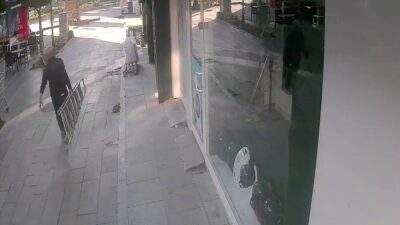 Kırşehir’de, iş yerinin anahtarını unuttuğu için yan dükkandan içeriye geçmeye