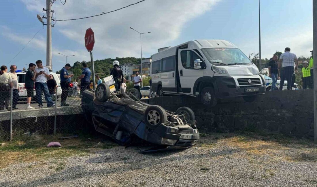 Karabük kara yolunda işçi servisi ile otomobilin çarpışması sonucu meydana