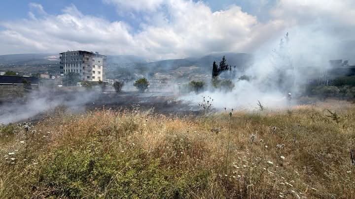 İskenderun’un Hatay ilçesinde meydana gelen yangın, itfaiye ekiplerinin başarılı müdahalesi