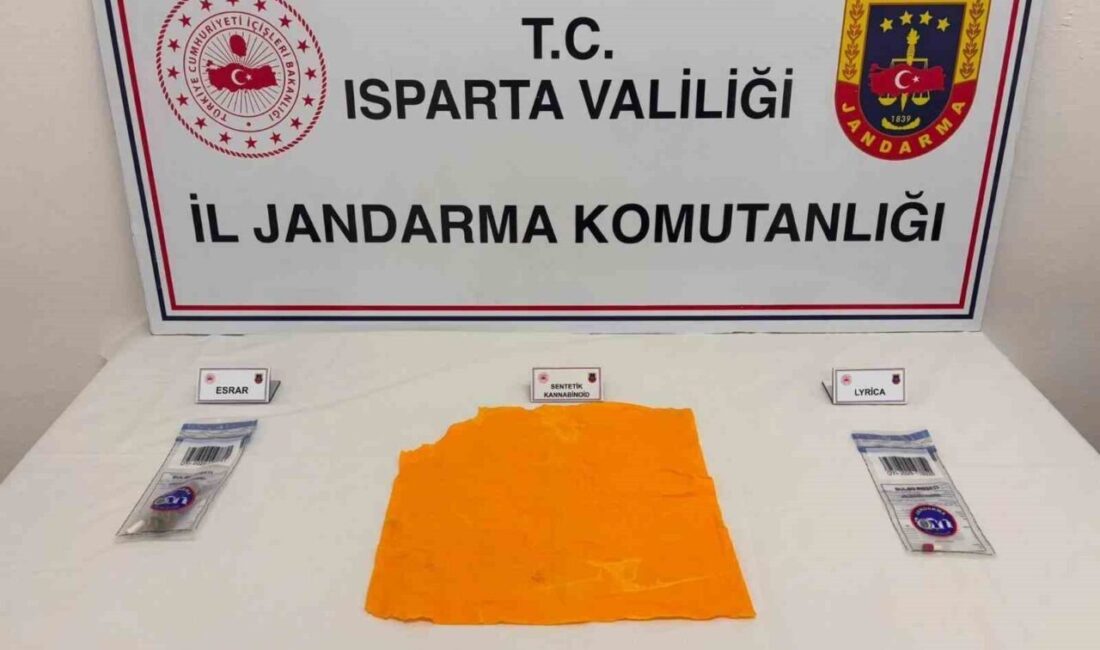 Isparta’nın Gönen ilçesinde jandarma ekipleri tarafından düzenlenen bir uyuşturucu operasyonunda,