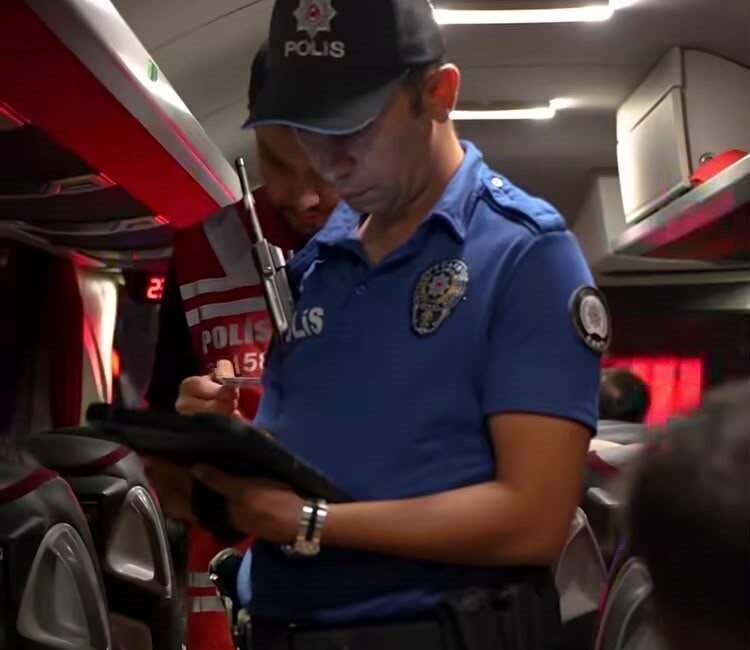 Isparta’da polis ekipleri tarafından yapılan denetimlerde 26 binden fazla kişi