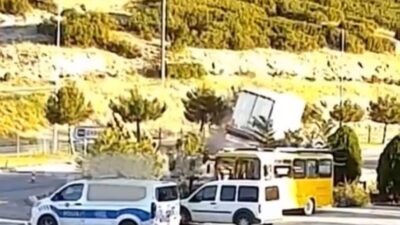 Isparta’nın Keçiborlu ilçesinde meydana gelen kazada bir tır sürücüsü direksiyon