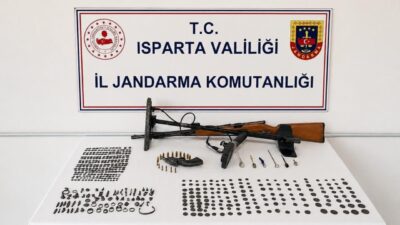Isparta’nın Yalvaç ilçesinde gerçekleştirilen operasyonda Roma, Bizans ve İslam dönemlerine