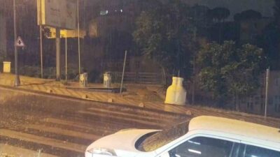 İstanbul’da beklenen yağış, gece saatlerinde başlayarak aralıklarla devam etmekte. Meteoroloji