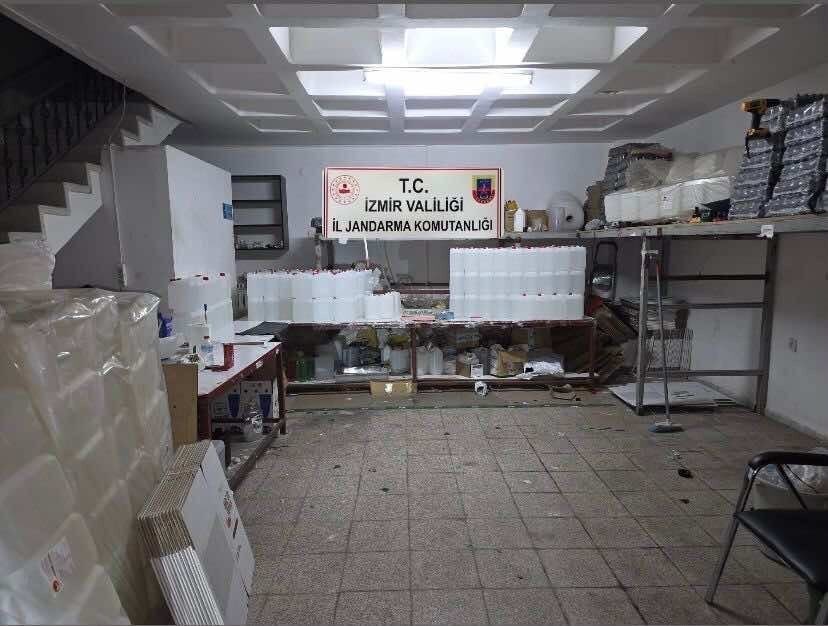 İzmir’de son 15 günde gerçekleştirilen 8 ayrı operasyonda jandarma ekipleri,