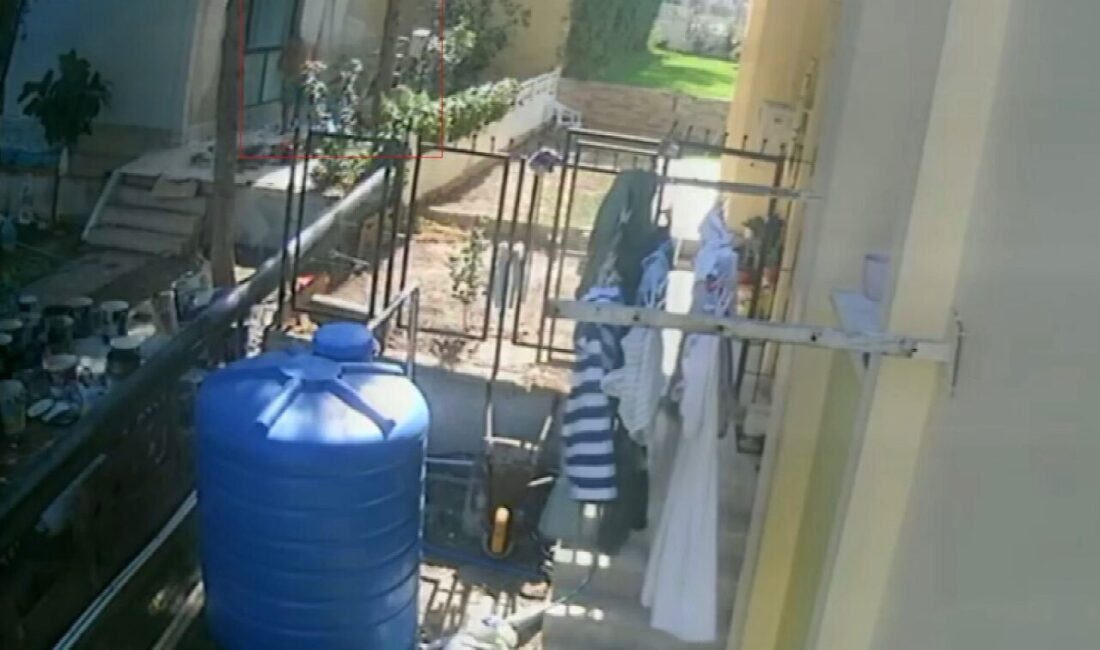 İzmir Balçova ilçesinde meydana gelen iskele kazasında 3 işçi kardeşin