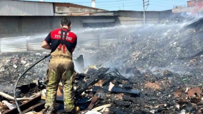 İzmir’in Buca ilçesinde bulunan sanayi bölgesinde, mobilyacı esnaflarının sıklıkla bulunduğu