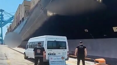 İzmir’in Aliağa ilçesinde, Gümrük Muhafaza ekipleri tarafından bir ticari gemiye