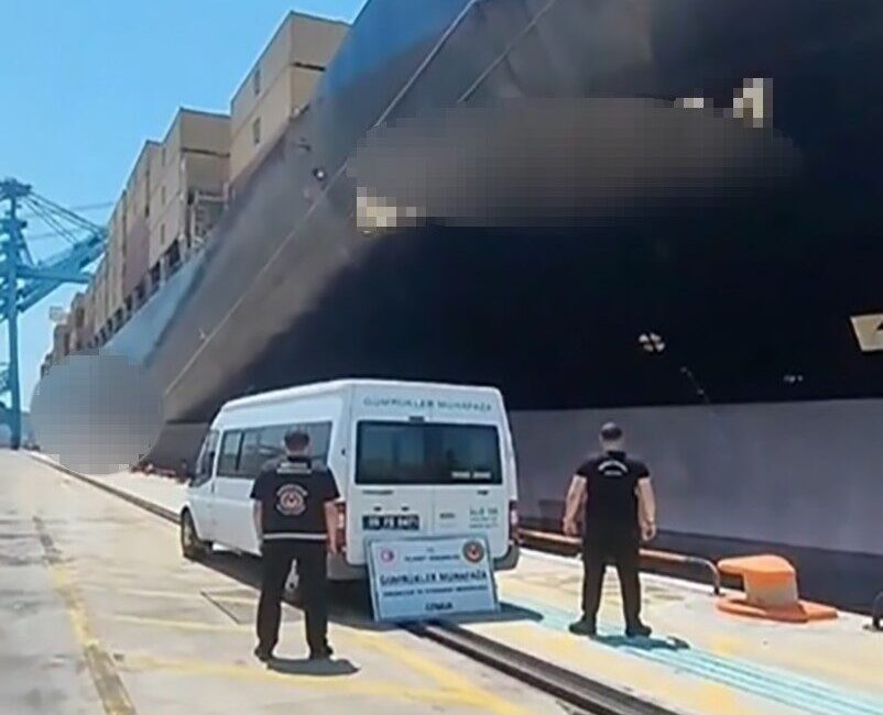 İzmir’in Aliağa ilçesinde, Gümrük Muhafaza ekipleri tarafından bir ticari gemiye