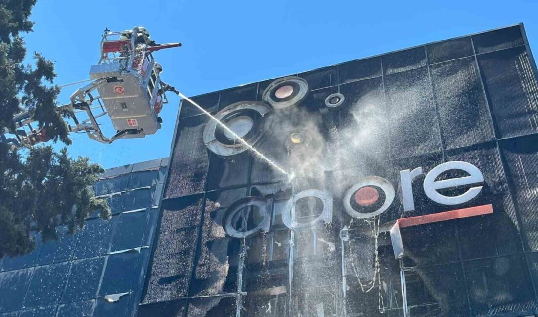 İzmir’de, Karabağlar ilçesi Aydın Mahallesi Yeşillik Caddesi’nde bulunan bir mobilya