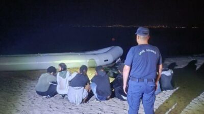 İzmir’in Dikili ve Seferihisar ilçelerinde Sahil Güvenlik ekipleri tarafından gerçekleştirilen