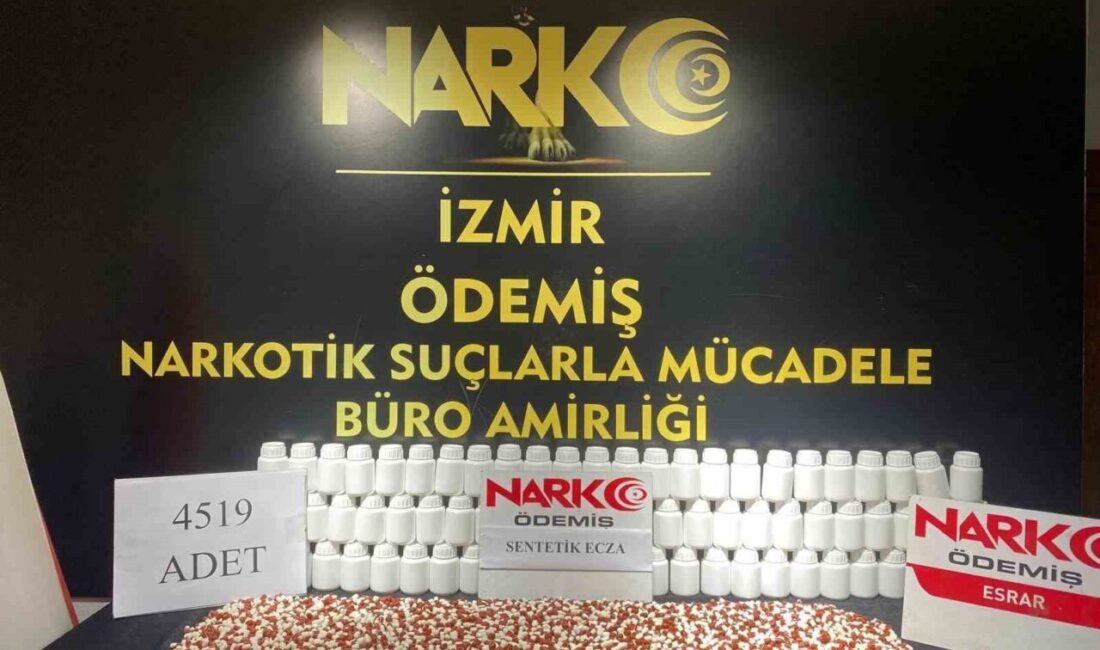 Ödemiş ilçesinde gerçekleştirilen uyuşturucu tacirlerine yönelik operasyonlar kapsamında, gözaltına alınan