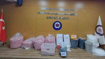 İzmir’in Bornova ve Konak ilçelerinde gerçekleştirilen operasyonlarda, 121,816 adet uyuşturucu