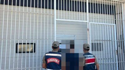 Şanlıurfa’nın Karaköprü ilçesinde, jandarma ekipleri tarafından yürütülen operasyonda, çeşitli suçlardan