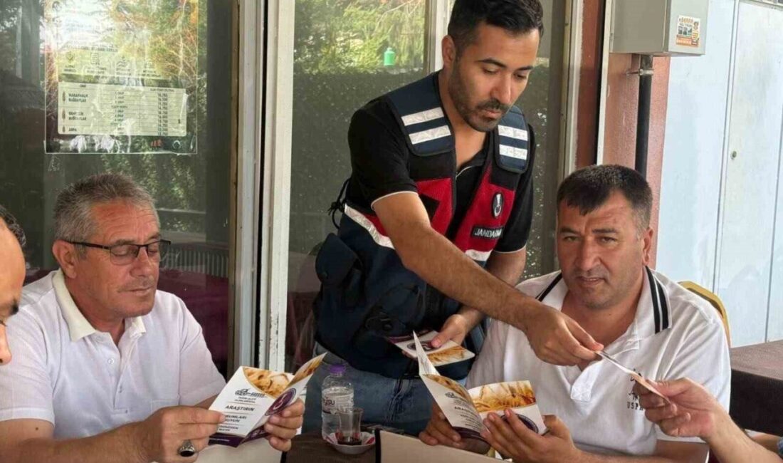 Afyonkarahisar’da Jandarma ekipleri, Susuz ve Çıkrık beldelerinde yaşayan vatandaşları dolandırıcılık