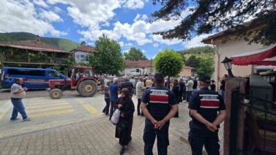 Bilecik İl Jandarma Komutanlığı’nın ekipleri, halkı hırsızlık ve dolandırıcılık konusunda