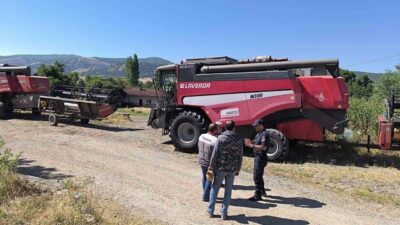 Bozüyük ilçesinin Karaağaç köyünde, hasat öncesinde biçerdöver operatörlerine yönelik bir