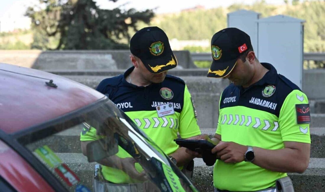 Gaziantep’te, Jandarma ekipleri tarafından gerçekleştirilen huzur ve güven uygulaması kapsamında