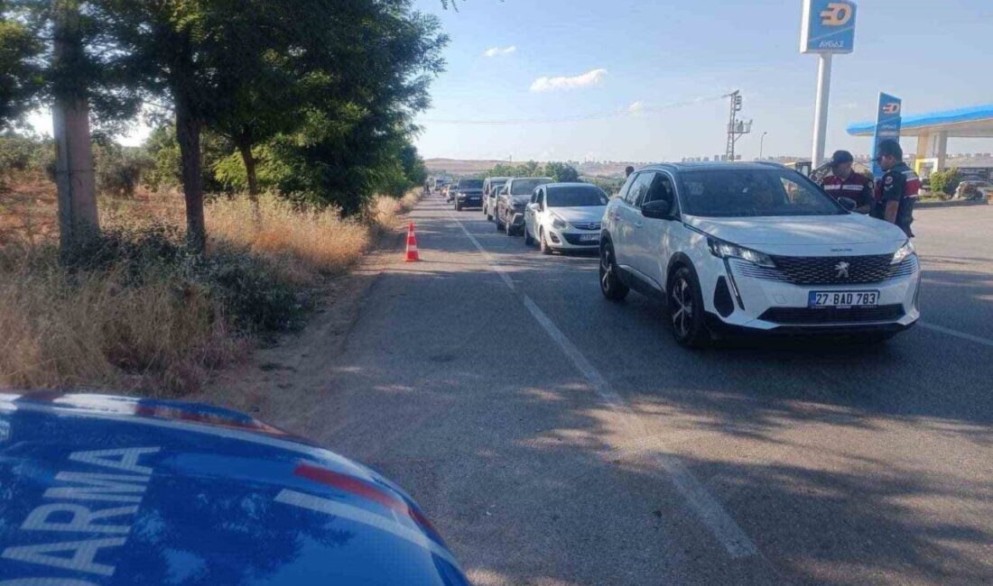 Gaziantep’te jandarma ekipleri tarafından gerçekleştirilen huzur ve güven uygulamasında 43