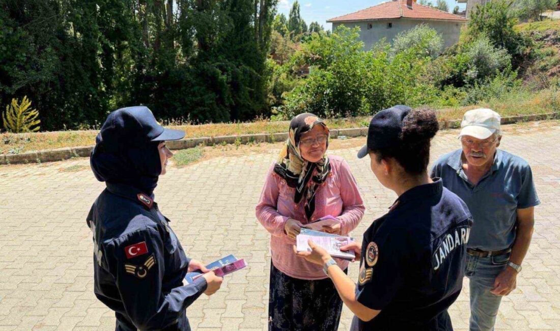 Afyonkarahisar İl Jandarma Komutanlığı ekipleri, Sinanpaşa ilçesinde yaşayan vatandaşlara yönelik