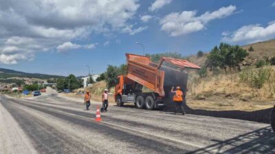 Bilecik’in Bozüyük ilçesine bağlı Dodurga beldesi girişinde bulunan jandarma yol