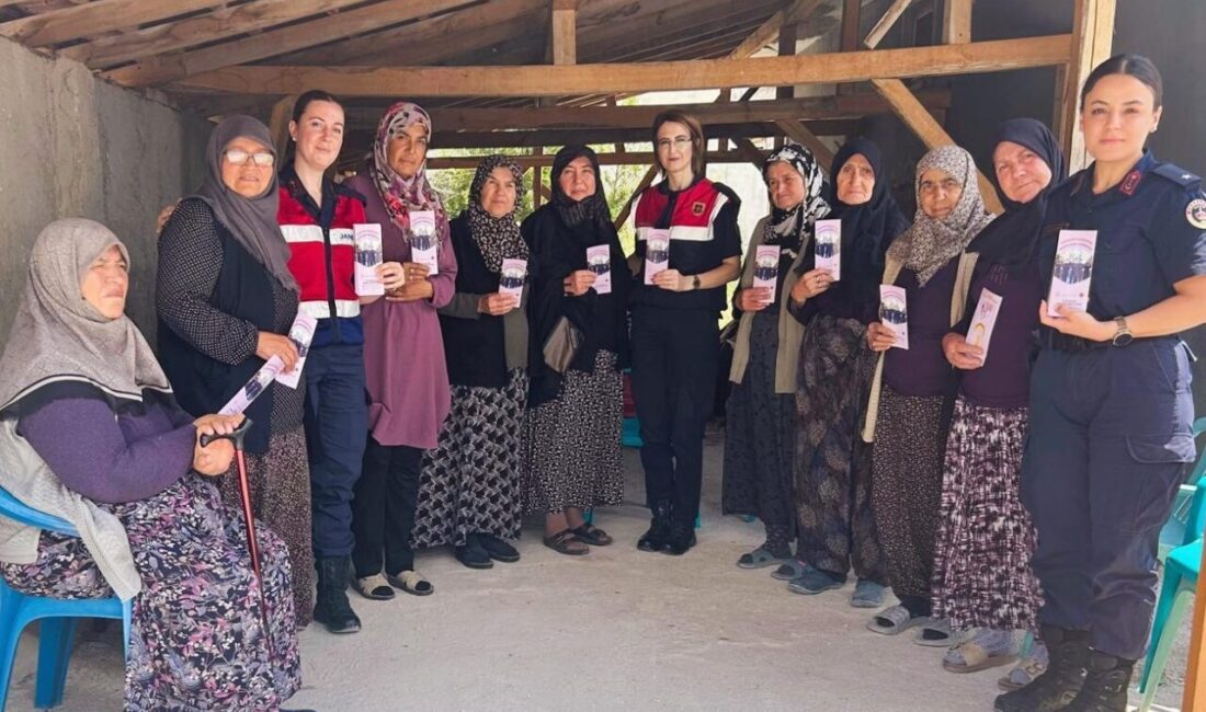 Kütahya İl Jandarma Komutanlığı ekipleri, kadınlara yönelik farkındalık çalışmalarını devam