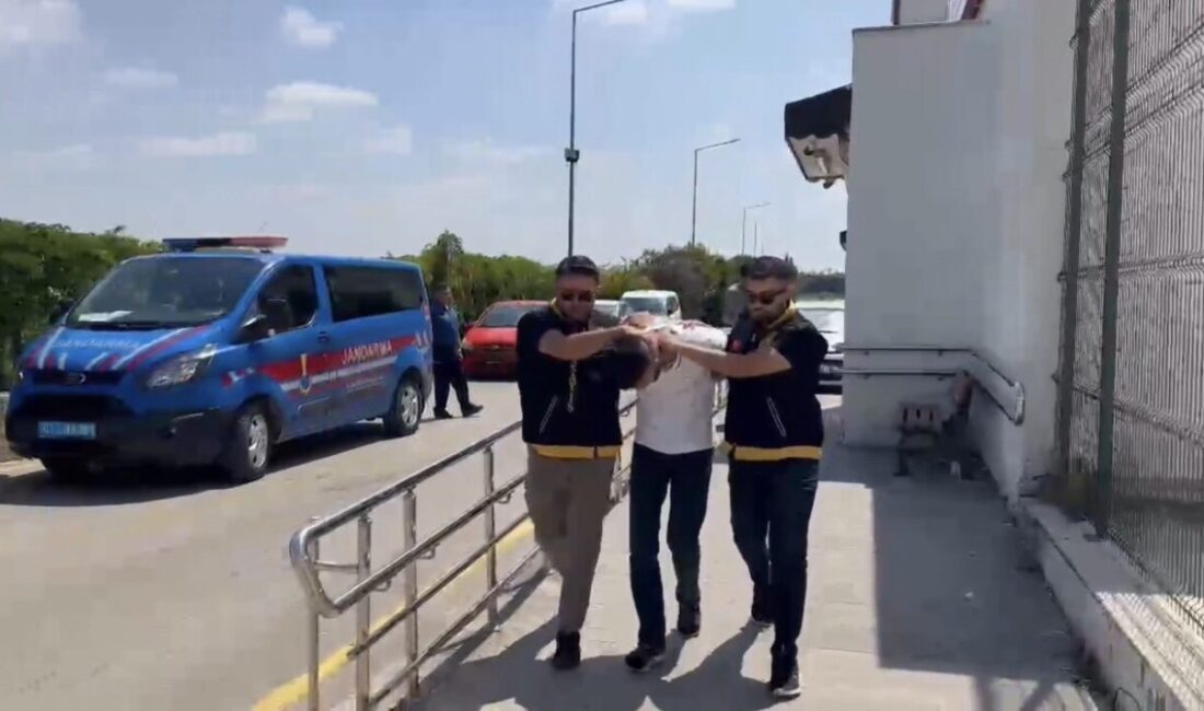 Adana’da kimliğini gizlemek amacıyla çarşaf giyen ve kadın kılığına bürünen