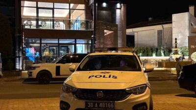 Melikgazi ilçesinde bir kafede çıkan bıçaklı kavgada bir kişi yaralanırken,