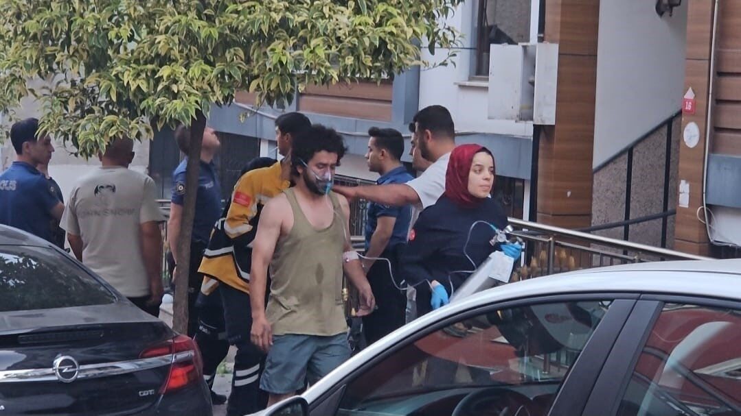 Kağıthane’de, Bahar Sokak’ta yer alan 5 katlı bir binanın bodrum