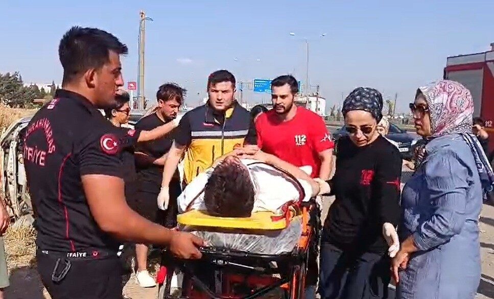 Onikişubat ilçesinde meydana gelen trafik kazasında 2 kişi yaralandı. Olay,