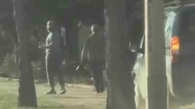 Bursa’da, bir hafif ticari aracın kaldırım üzerinde ilerlerken çekilen görüntüler,